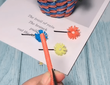 how to DIY a hairpin with Straw?